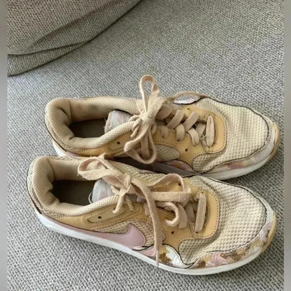 Nike Air Max SC 'Sesame Pink Camo' Women's size 6 EUC - Picture 2 of 6